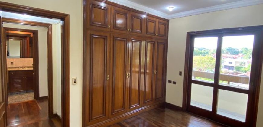 Amplio Dpto. en Edificio Constanza